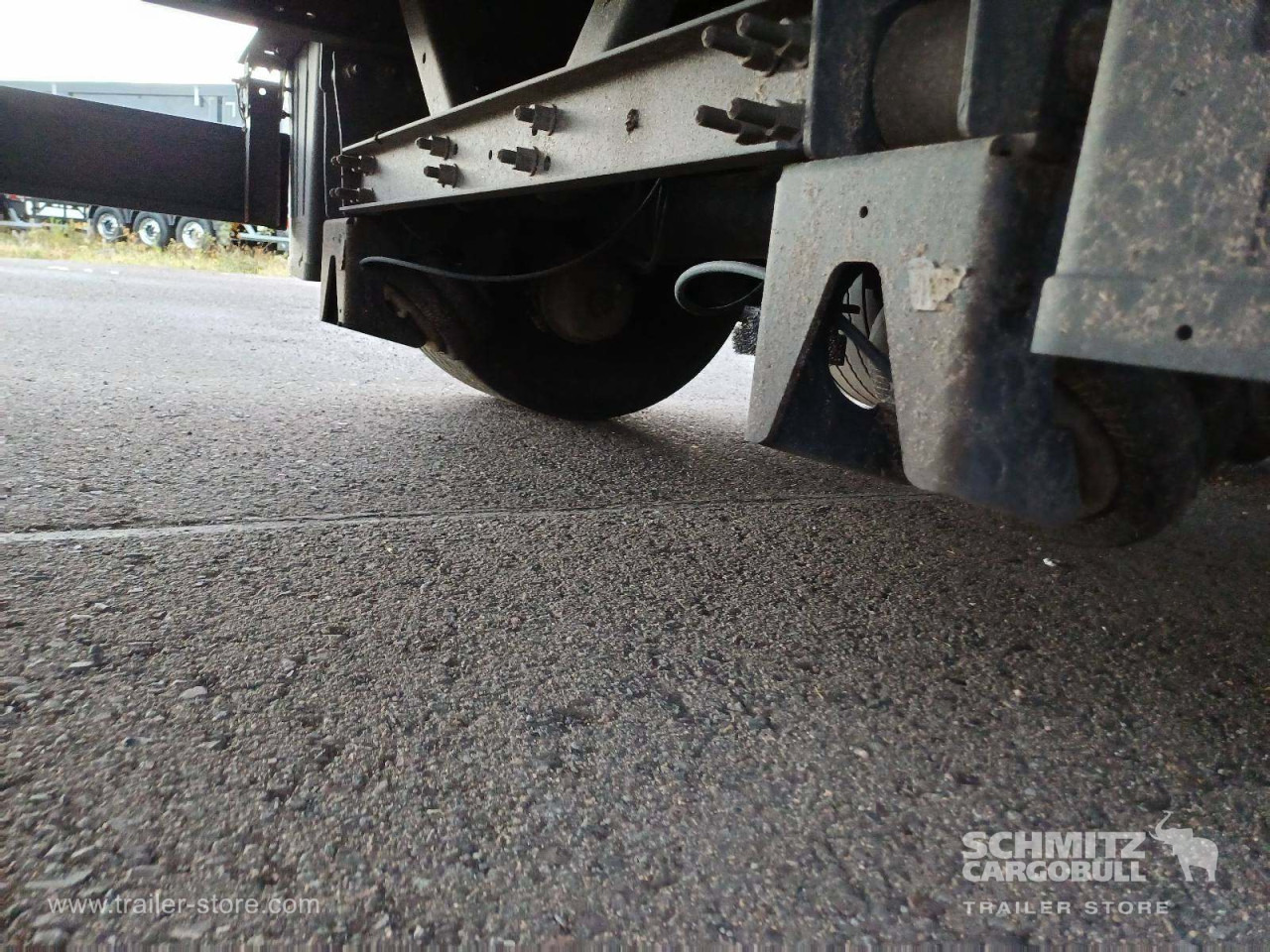 SCHMITZ Auflieger Curtainsider Mega - Тентованный полуприцеп: фото 4 SCHMITZ Auflieger Curtainsider Mega - Тентованный полуприцеп: фото 4