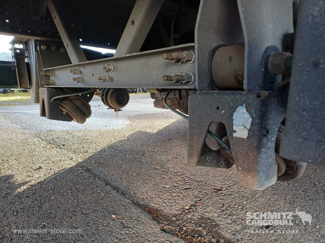 SCHMITZ Auflieger Curtainsider Mega - Тентованный полуприцеп: фото 4 SCHMITZ Auflieger Curtainsider Mega - Тентованный полуприцеп: фото 4