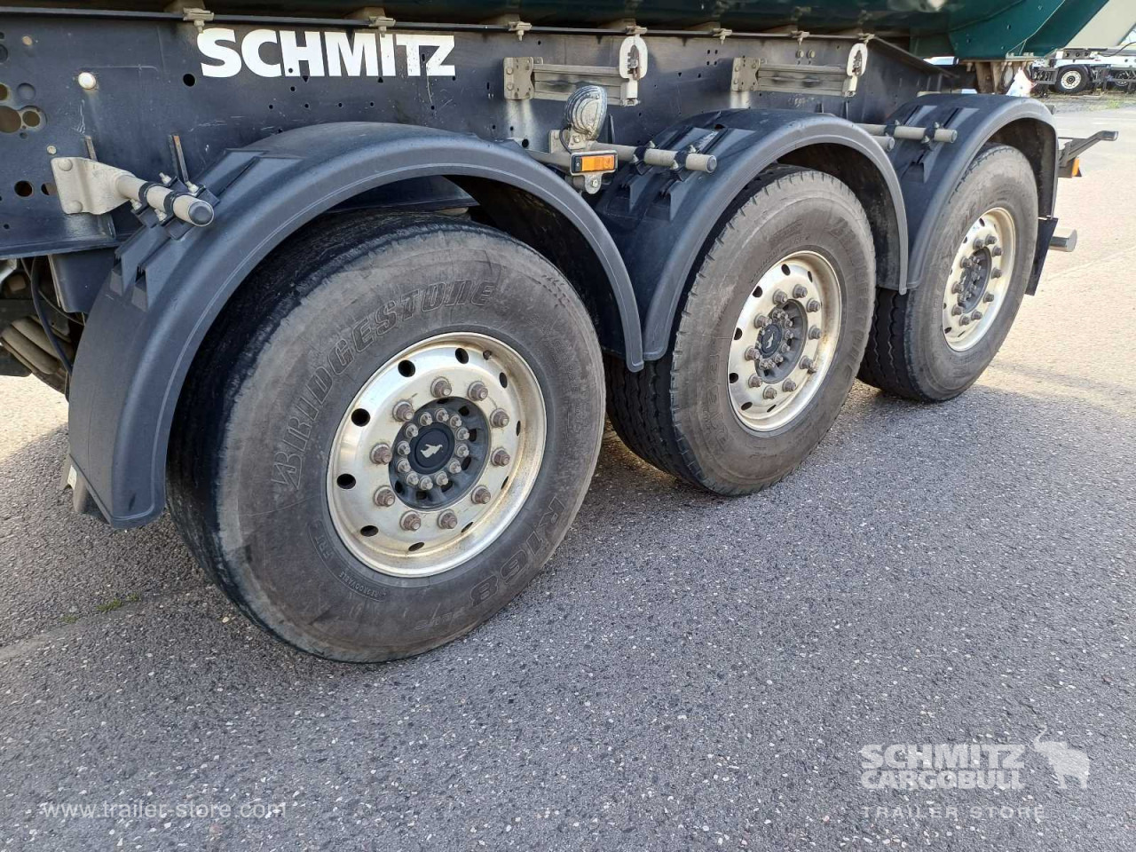 SCHMITZ Auflieger Kipper Stahlrundmulde 24m³ - Самосвальный полуприцеп: фото 3 SCHMITZ Auflieger Kipper Stahlrundmulde 24m³ - Самосвальный полуприцеп: фото 3