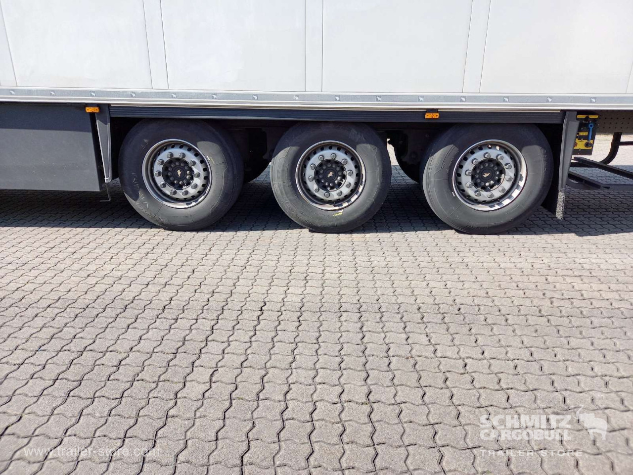 SCHMITZ Auflieger Tiefkühler Standard Double deck - Изотермический полуприцеп: фото 2 SCHMITZ Auflieger Tiefkühler Standard Double deck - Изотермический полуприцеп: фото 2