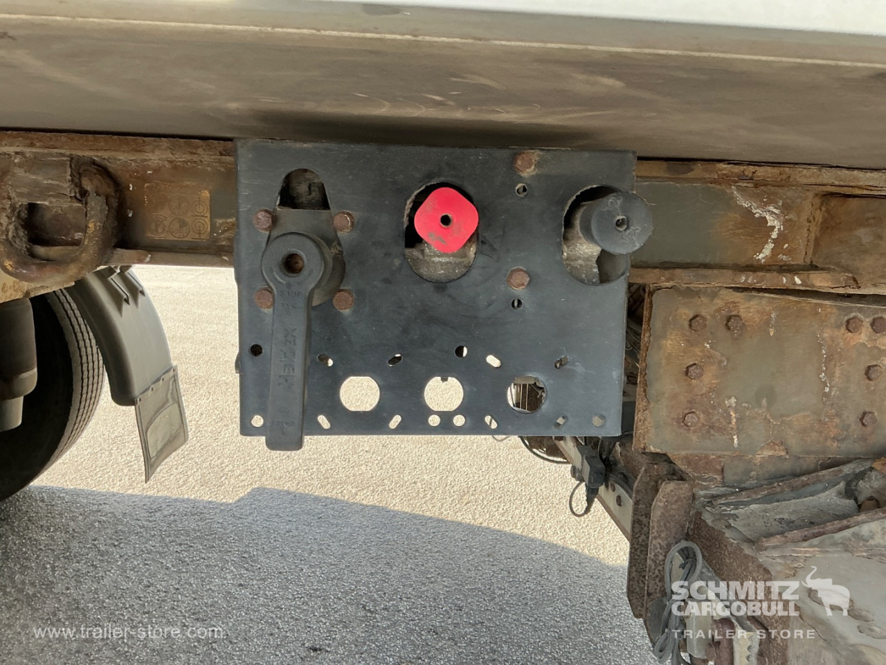 KRONE Dryfreight Standard Taillift - Полуприцеп-фургон: фото 4 KRONE Dryfreight Standard Taillift - Полуприцеп-фургон: фото 4