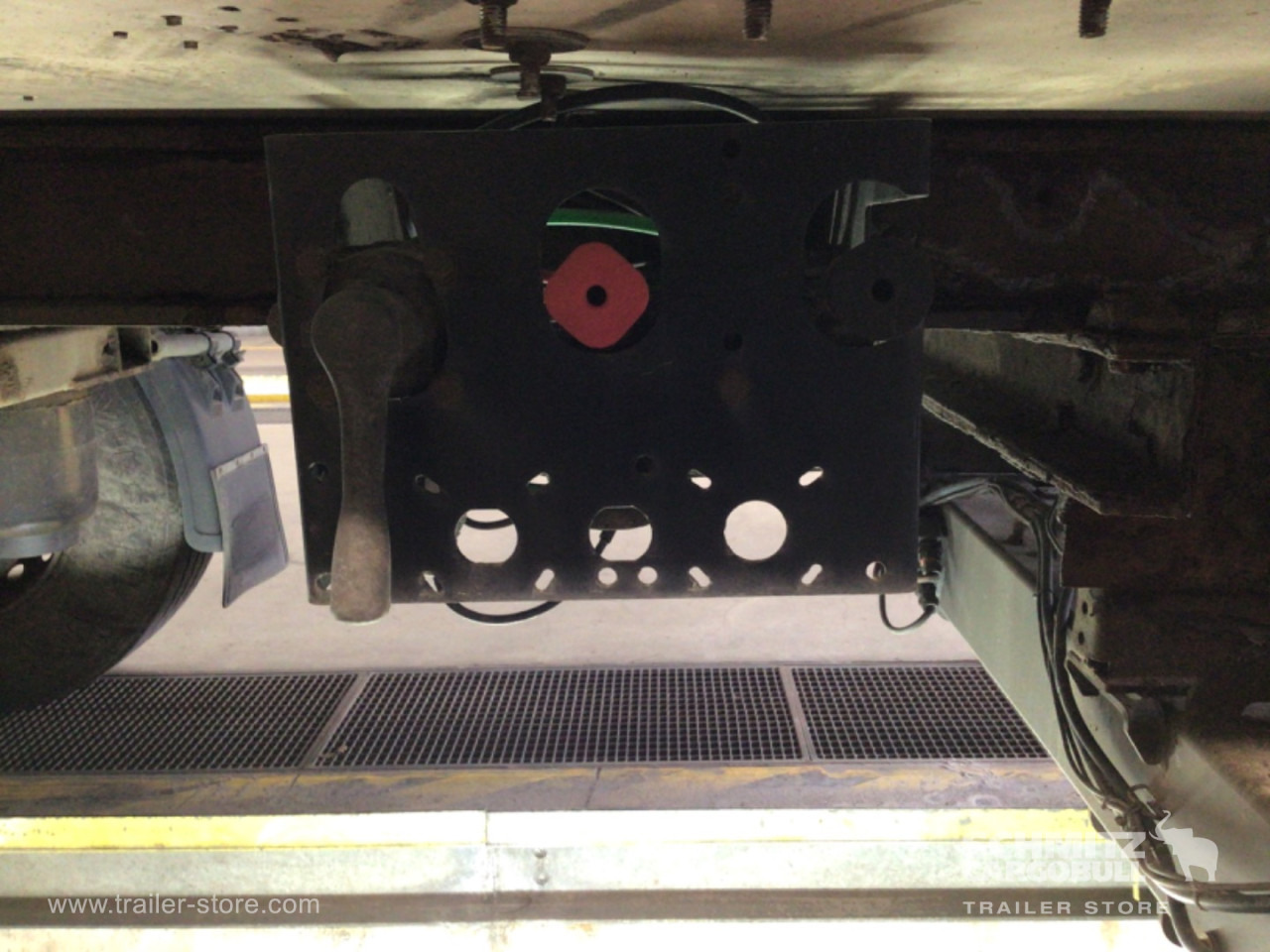 KRONE Reefer Standard Taillift - Изотермический полуприцеп: фото 2 KRONE Reefer Standard Taillift - Изотермический полуприцеп: фото 2