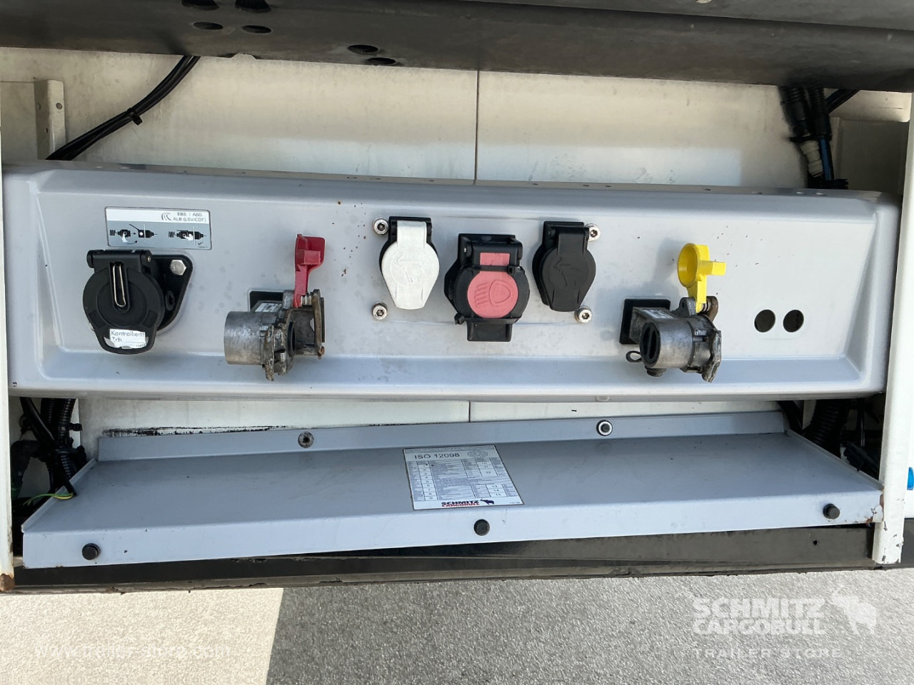 SCHMITZ Reefer Meat hanging system - Изотермический полуприцеп: фото 4 SCHMITZ Reefer Meat hanging system - Изотермический полуприцеп: фото 4