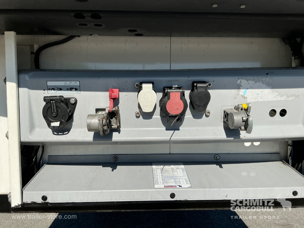 SCHMITZ Reefer Meat hanging system - Изотермический полуприцеп: фото 4 SCHMITZ Reefer Meat hanging system - Изотермический полуприцеп: фото 4