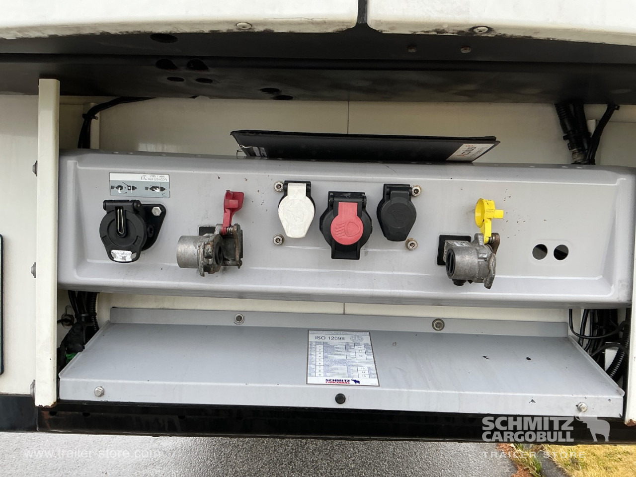 SCHMITZ Reefer Meat hanging system - Изотермический полуприцеп: фото 4 SCHMITZ Reefer Meat hanging system - Изотермический полуприцеп: фото 4