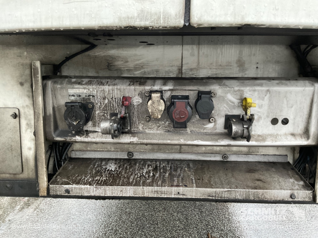 SCHMITZ Reefer Multitemp Double deck - Изотермический полуприцеп: фото 2 SCHMITZ Reefer Multitemp Double deck - Изотермический полуприцеп: фото 2