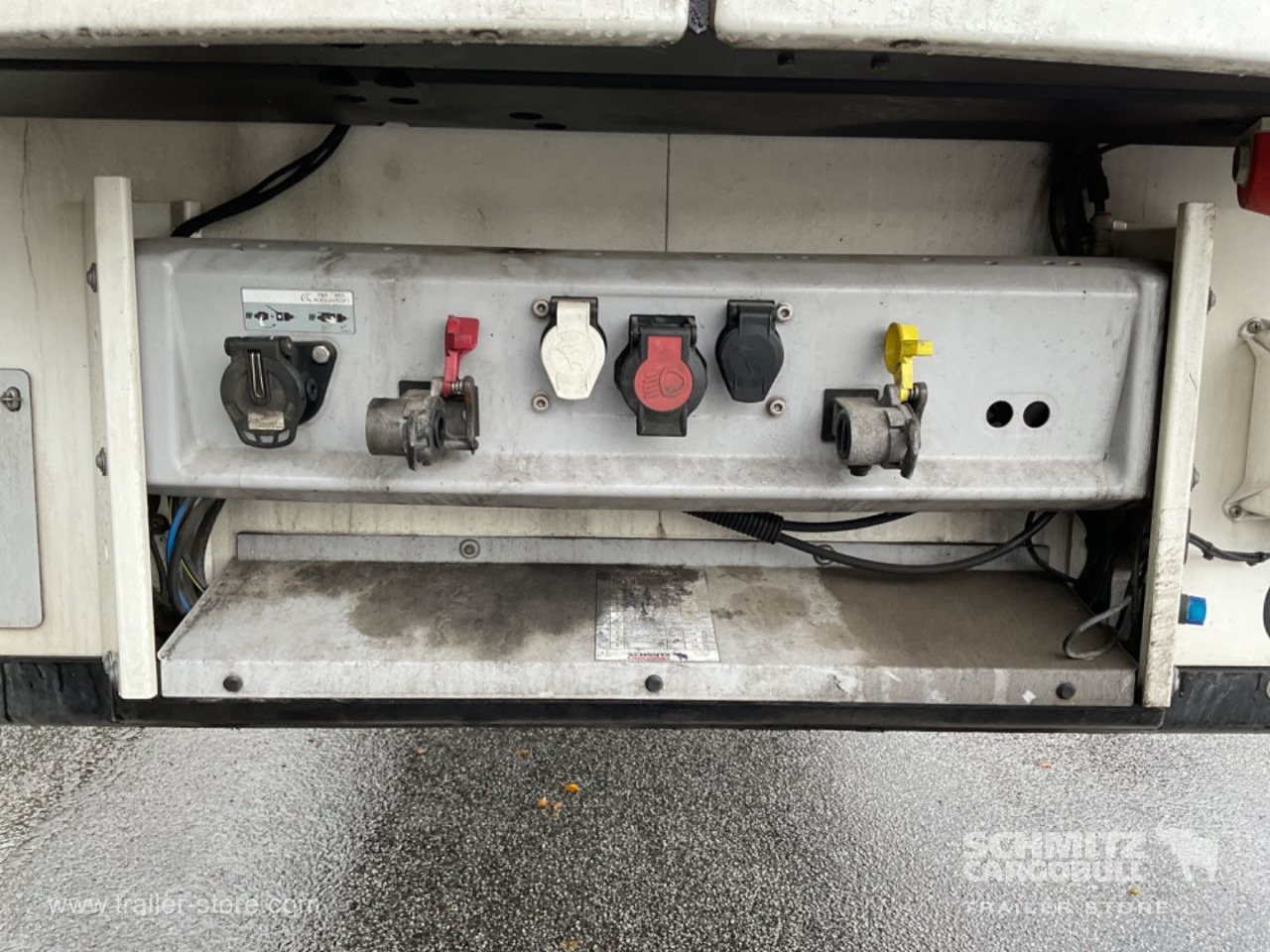 SCHMITZ Reefer Multitemp Double deck - Изотермический полуприцеп: фото 3 SCHMITZ Reefer Multitemp Double deck - Изотермический полуприцеп: фото 3