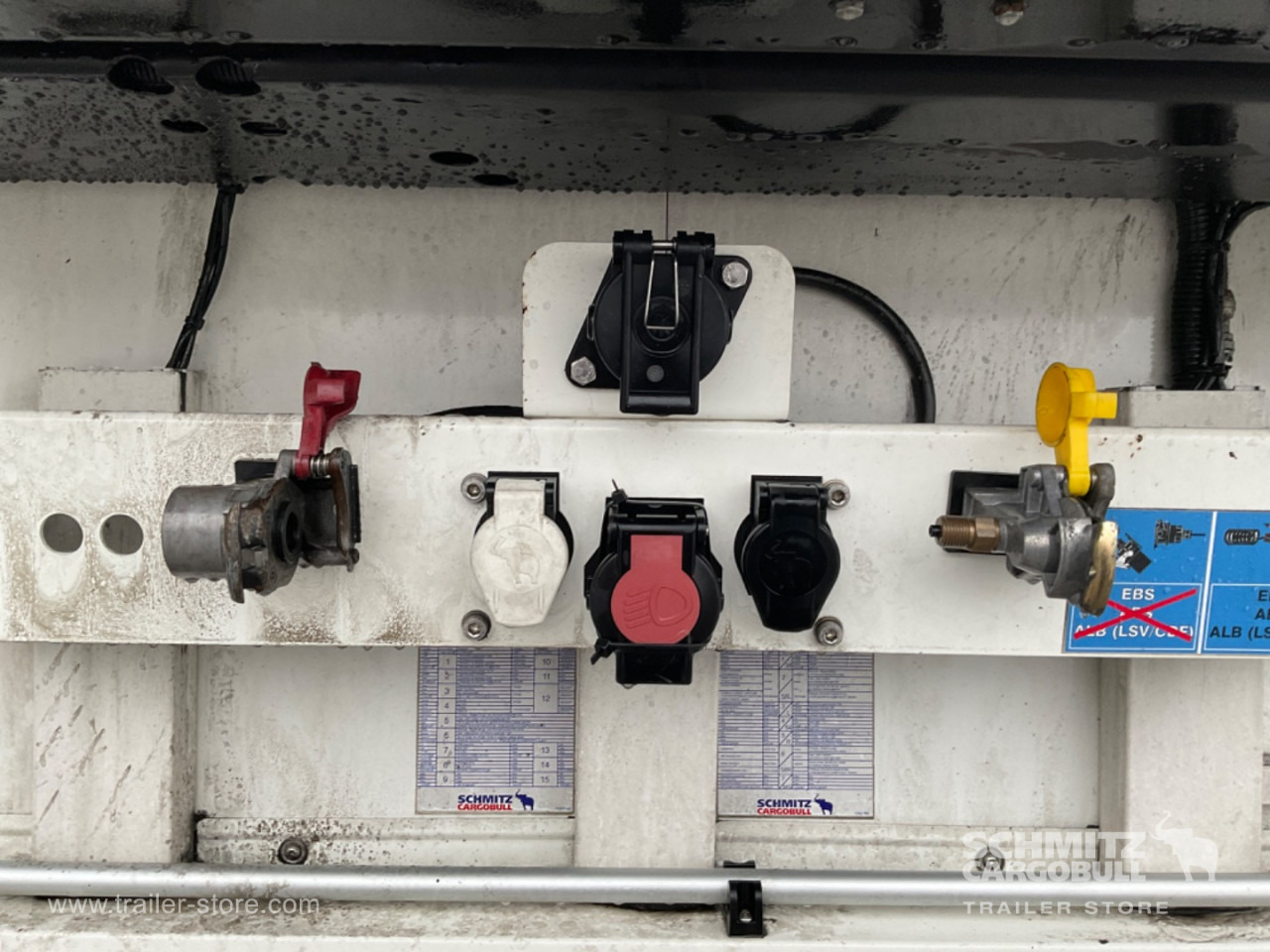 SCHMITZ Reefer Multitemp Double deck - Изотермический полуприцеп: фото 4 SCHMITZ Reefer Multitemp Double deck - Изотермический полуприцеп: фото 4