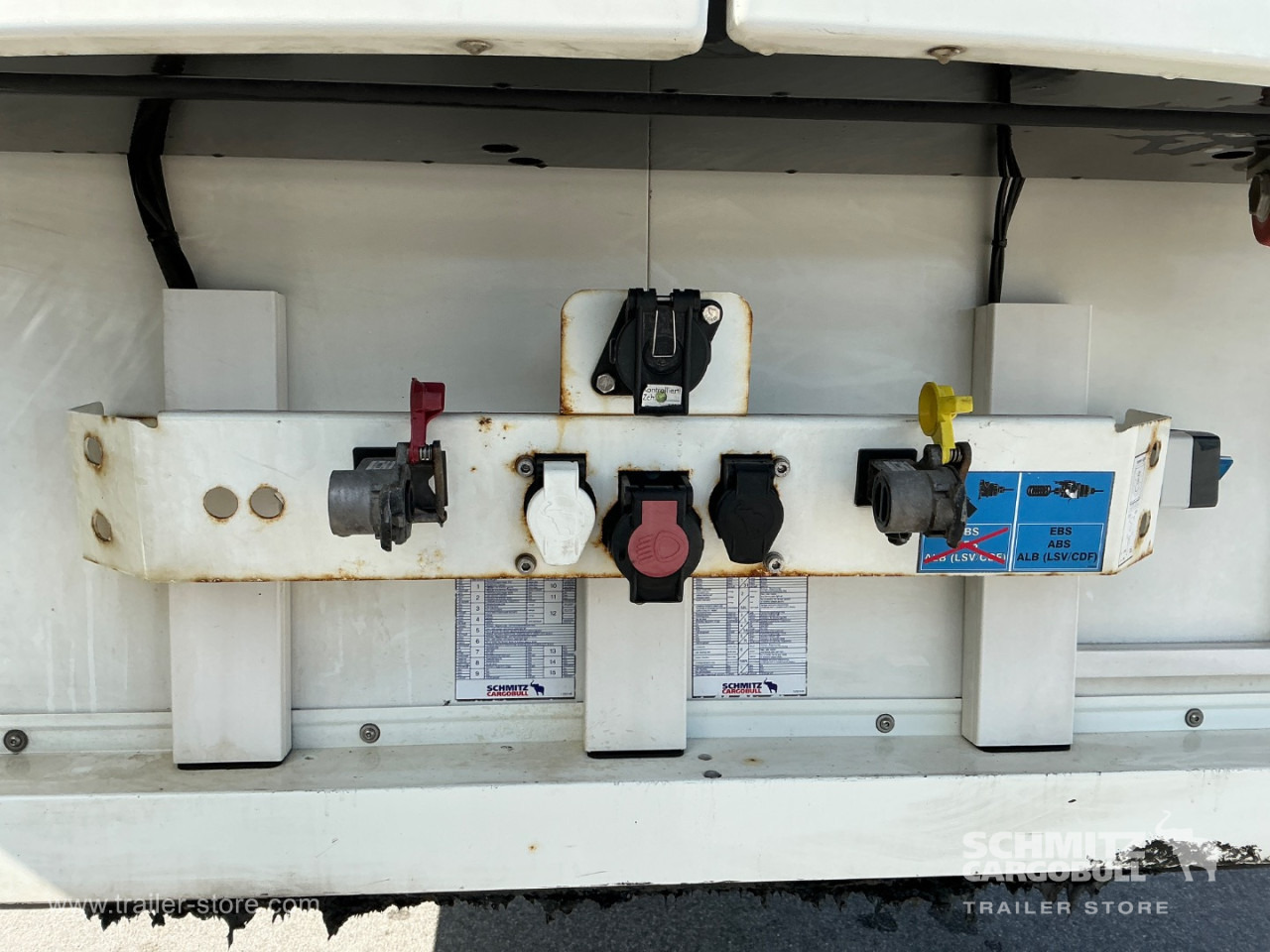 SCHMITZ Reefer Standard Double deck - Изотермический полуприцеп: фото 4 SCHMITZ Reefer Standard Double deck - Изотермический полуприцеп: фото 4