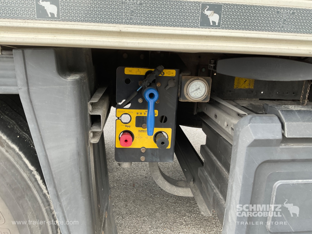 SCHMITZ Reefer Standard Double deck - Изотермический полуприцеп: фото 2 SCHMITZ Reefer Standard Double deck - Изотермический полуприцеп: фото 2