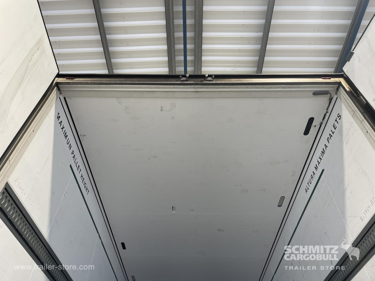 SCHMITZ Remolque Frigo Standard - Прицеп-рефрижератор: фото 3 SCHMITZ Remolque Frigo Standard - Прицеп-рефрижератор: фото 3