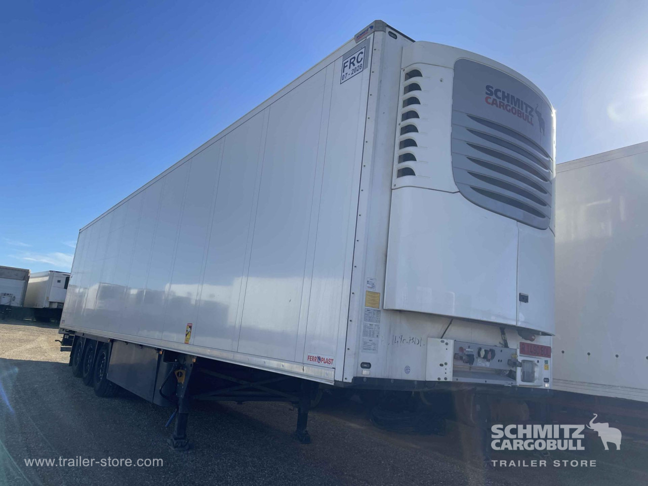 SCHMITZ Semiremolque Frigo Standard Double deck - Изотермический полуприцеп: фото 2 SCHMITZ Semiremolque Frigo Standard Double deck - Изотермический полуприцеп: фото 2