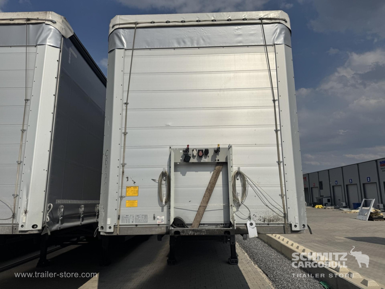 SCHMITZ Curtainsider Standard - Тентованный полуприцеп: фото 3 SCHMITZ Curtainsider Standard - Тентованный полуприцеп: фото 3