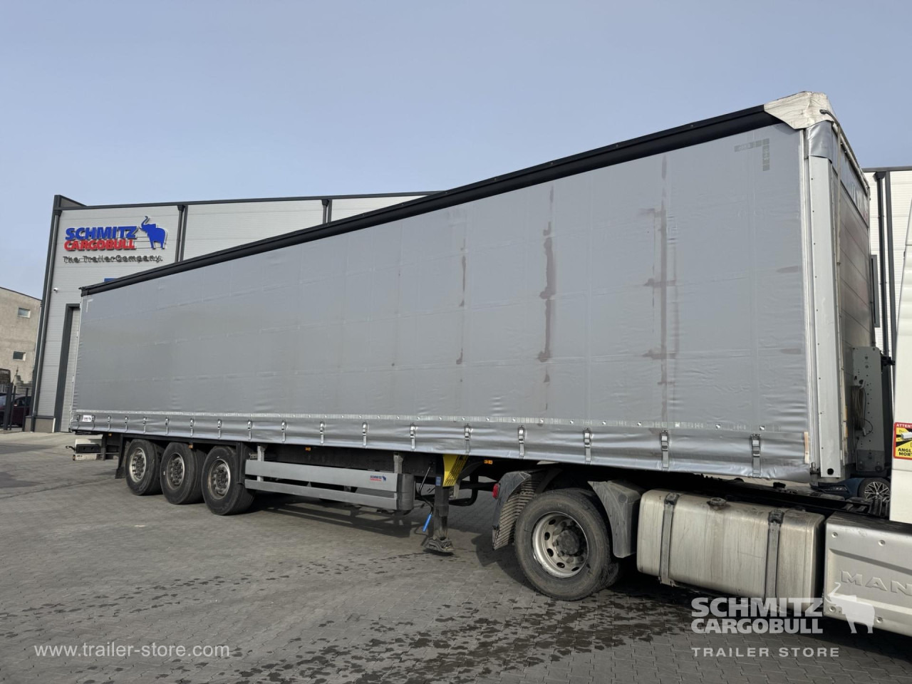 SCHMITZ Curtainsider Standard - Тентованный полуприцеп: фото 1 SCHMITZ Curtainsider Standard - Тентованный полуприцеп: фото 1
