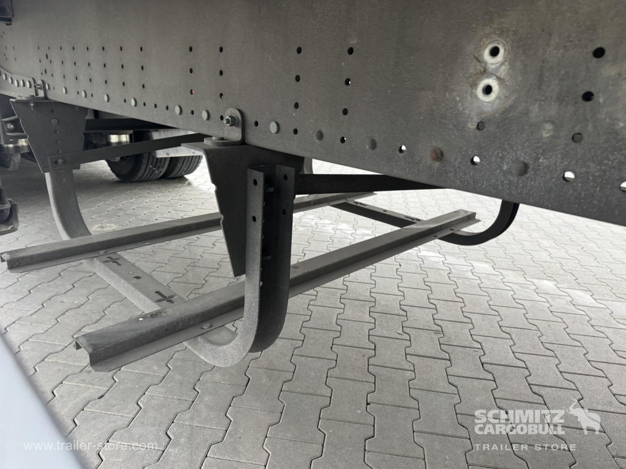 SCHMITZ Curtainsider Standard - Тентованный полуприцеп: фото 2 SCHMITZ Curtainsider Standard - Тентованный полуприцеп: фото 2