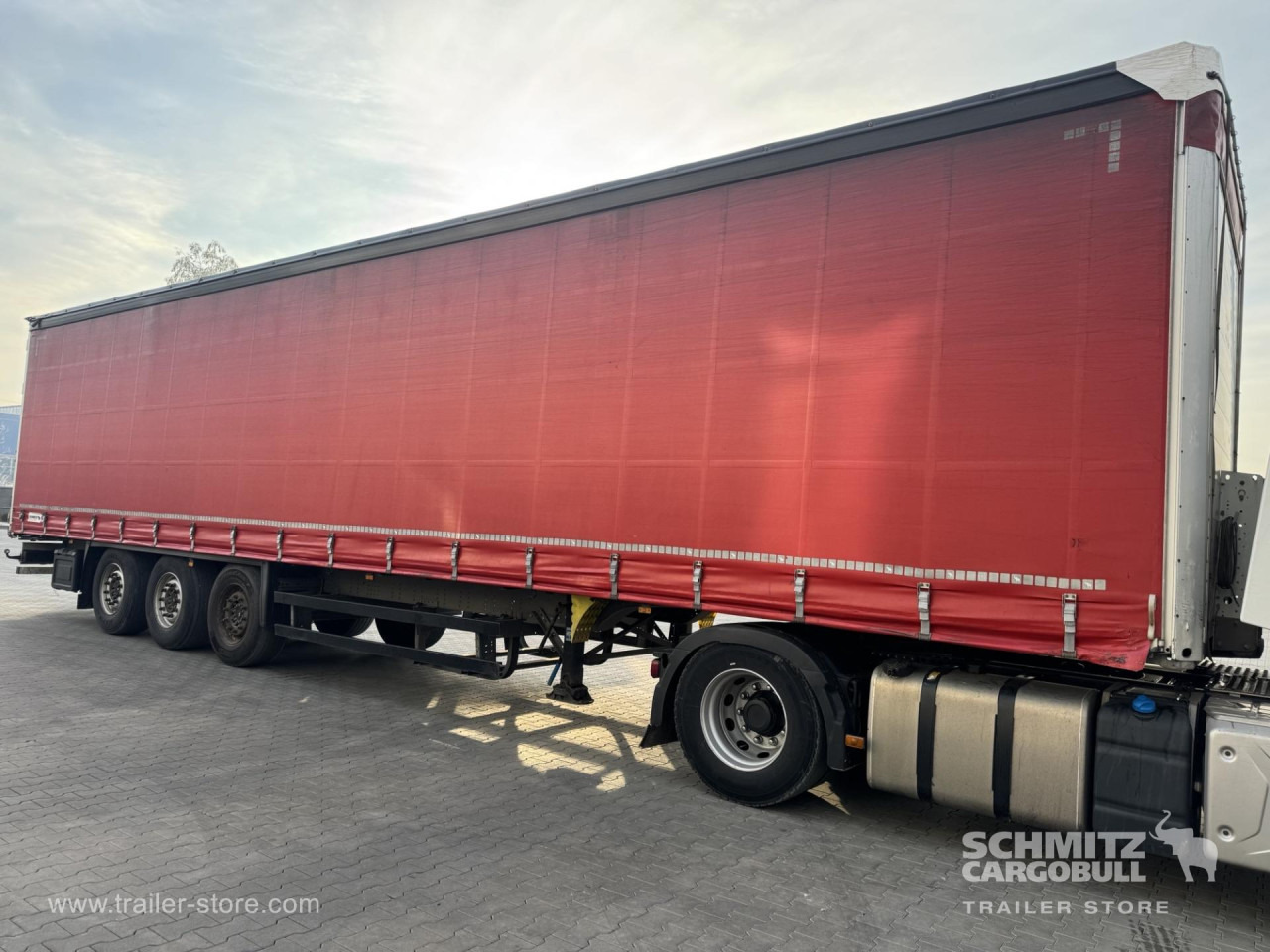 SCHMITZ Curtainsider Standard - Тентованный полуприцеп: фото 1 SCHMITZ Curtainsider Standard - Тентованный полуприцеп: фото 1