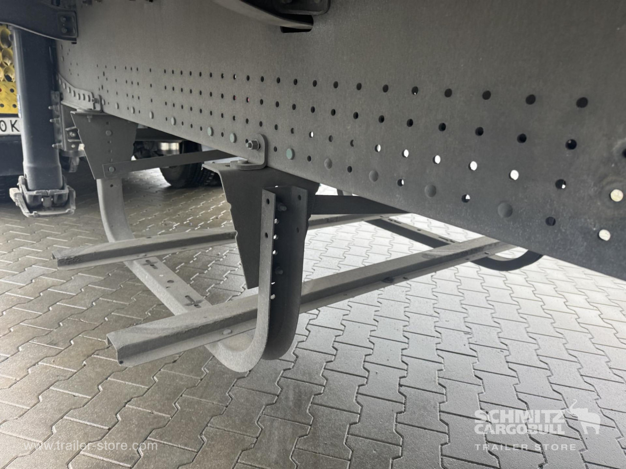 SCHMITZ Curtainsider Standard - Тентованный полуприцеп: фото 2 SCHMITZ Curtainsider Standard - Тентованный полуприцеп: фото 2