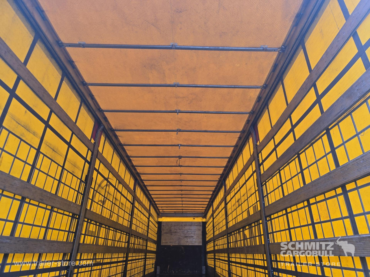 SCHMITZ Curtainsider Standard - Тентованный полуприцеп: фото 2 SCHMITZ Curtainsider Standard - Тентованный полуприцеп: фото 2