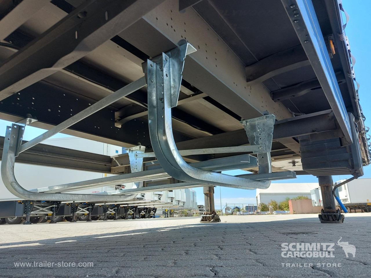 SCHMITZ Curtainsider Mega - Тентованный полуприцеп: фото 4 SCHMITZ Curtainsider Mega - Тентованный полуприцеп: фото 4