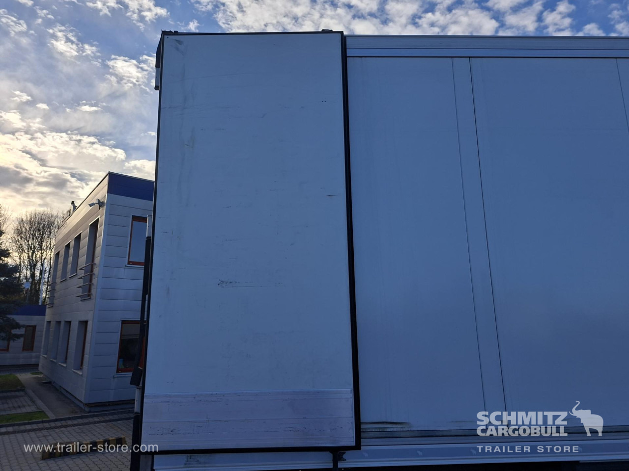 SCHMITZ Reefer Multitemp - Изотермический полуприцеп: фото 2 SCHMITZ Reefer Multitemp - Изотермический полуприцеп: фото 2