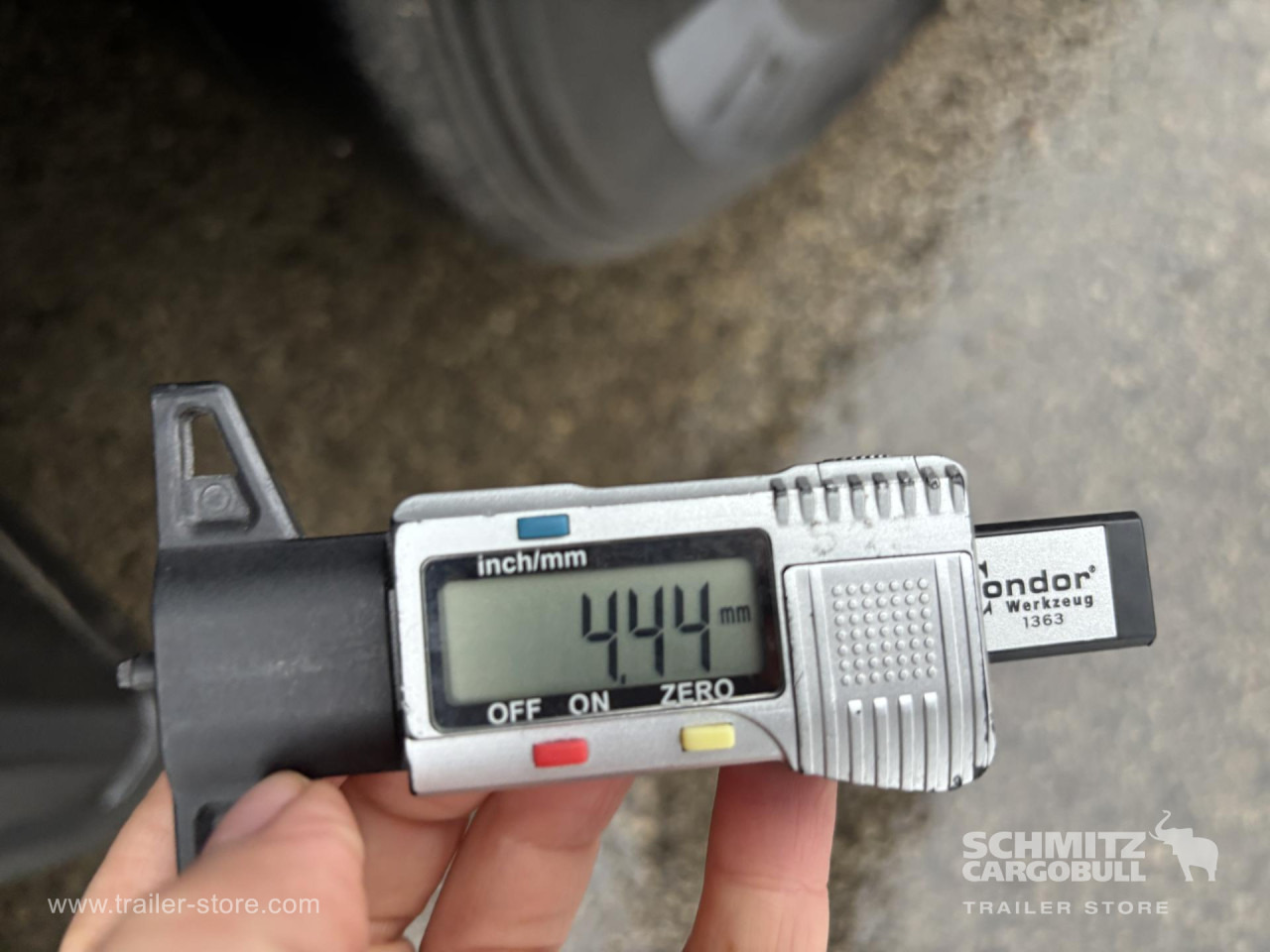 SCHMITZ Curtainsider Mega - Тентованный полуприцеп: фото 3 SCHMITZ Curtainsider Mega - Тентованный полуприцеп: фото 3