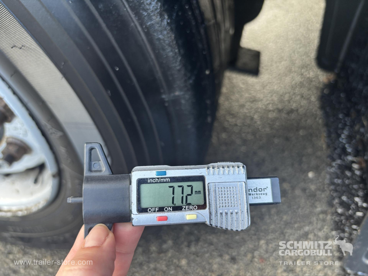 SCHMITZ Curtainsider Mega - Тентованный полуприцеп: фото 4 SCHMITZ Curtainsider Mega - Тентованный полуприцеп: фото 4