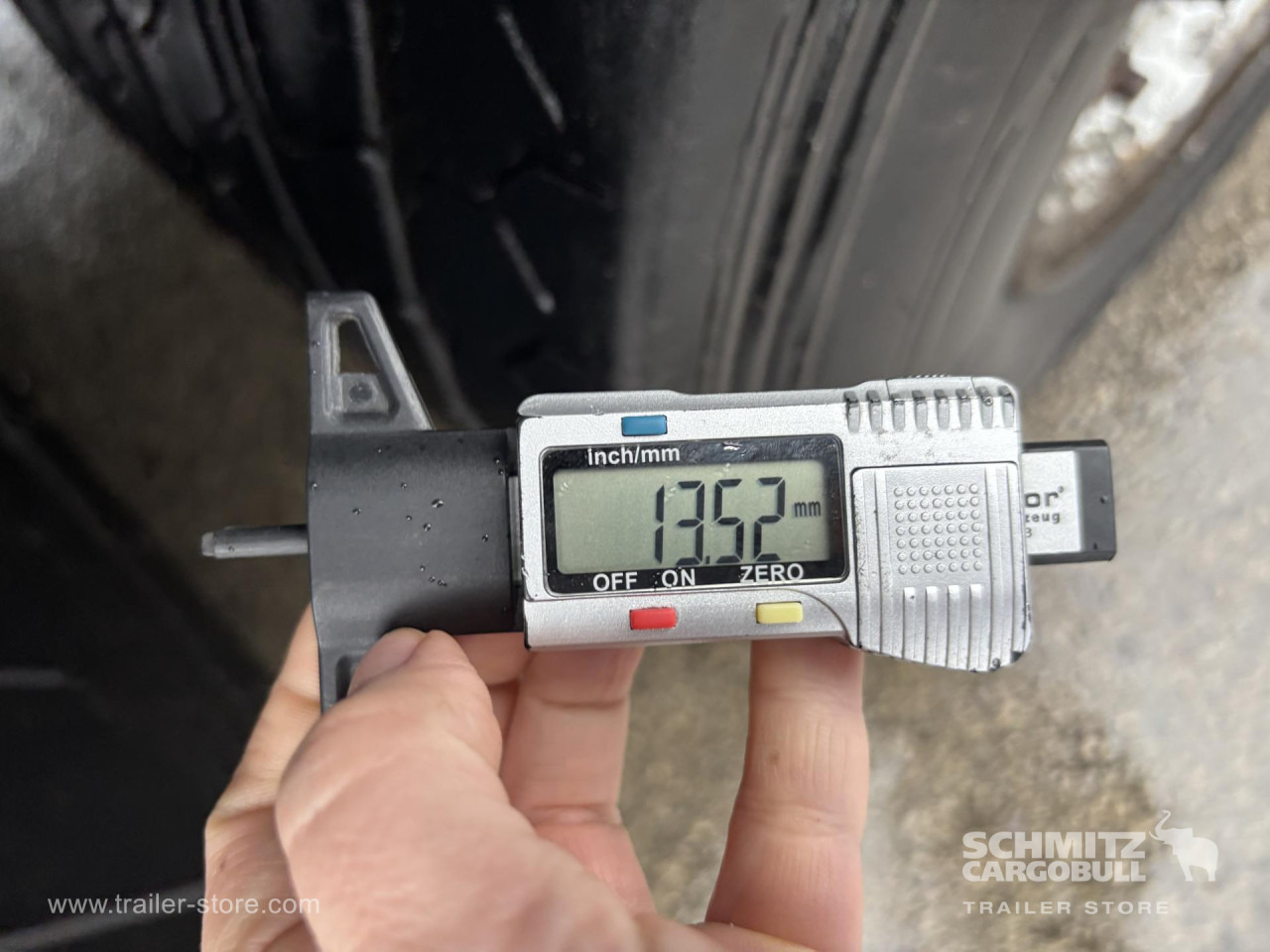 SCHMITZ Curtainsider Mega - Тентованный полуприцеп: фото 3 SCHMITZ Curtainsider Mega - Тентованный полуприцеп: фото 3