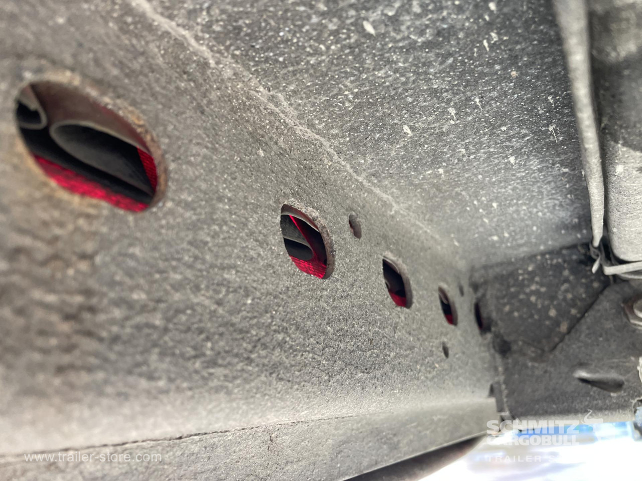 SCHMITZ Curtainsider Standard - Тентованный полуприцеп: фото 2 SCHMITZ Curtainsider Standard - Тентованный полуприцеп: фото 2