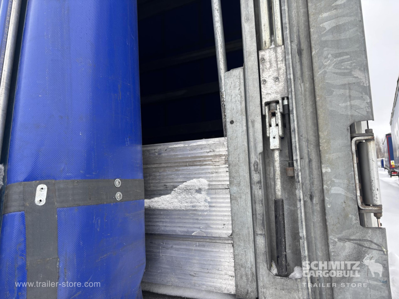 SCHMITZ Curtainsider Standard - Тентованный полуприцеп: фото 2 SCHMITZ Curtainsider Standard - Тентованный полуприцеп: фото 2