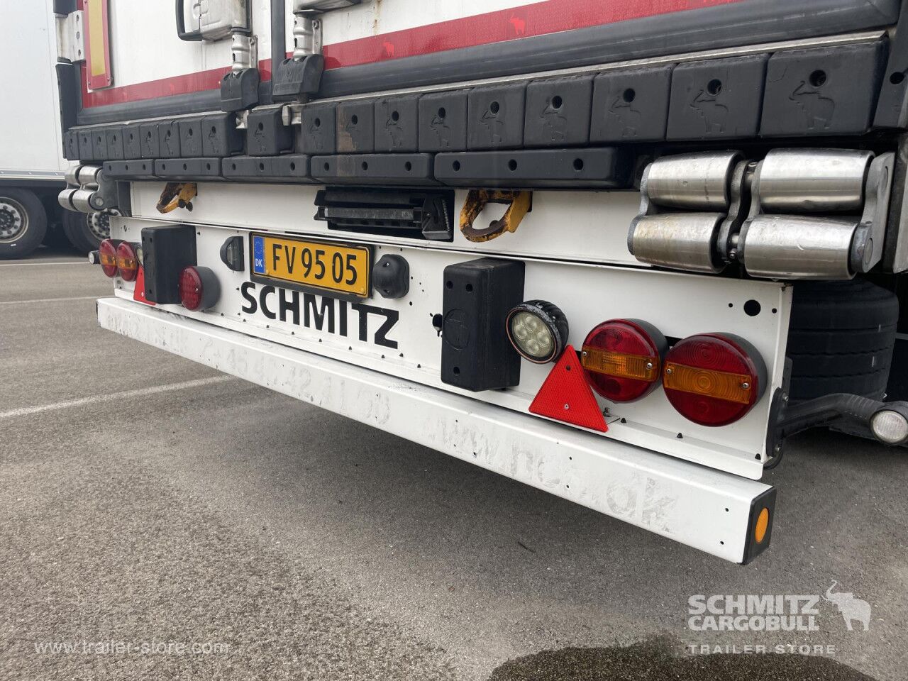 SCHMITZ Reefer Standard Double deck - Изотермический полуприцеп: фото 2 SCHMITZ Reefer Standard Double deck - Изотермический полуприцеп: фото 2