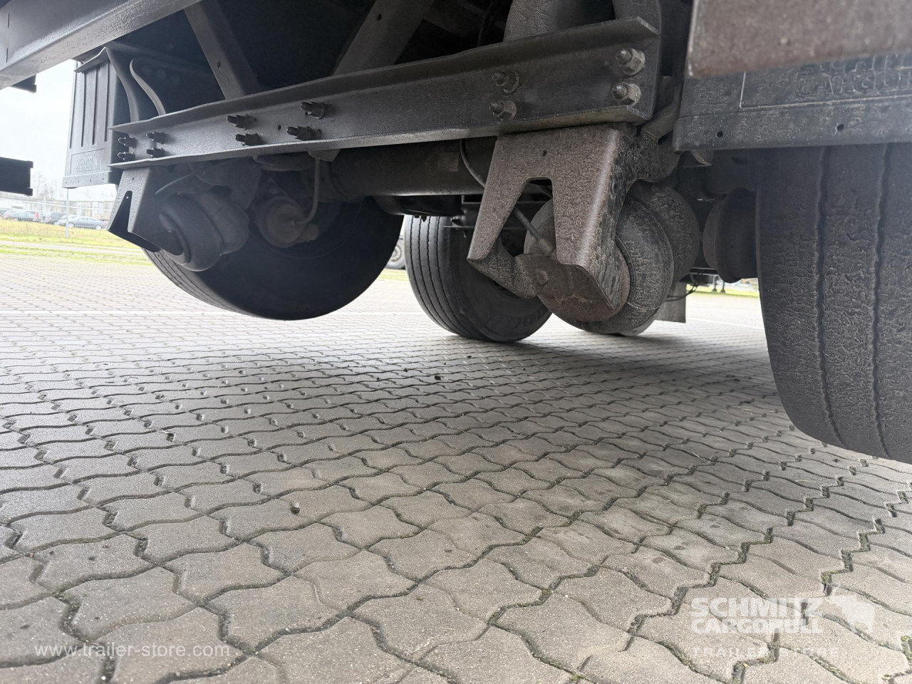 SCHMITZ Curtainsider Standard - Тентованный полуприцеп: фото 2 SCHMITZ Curtainsider Standard - Тентованный полуприцеп: фото 2