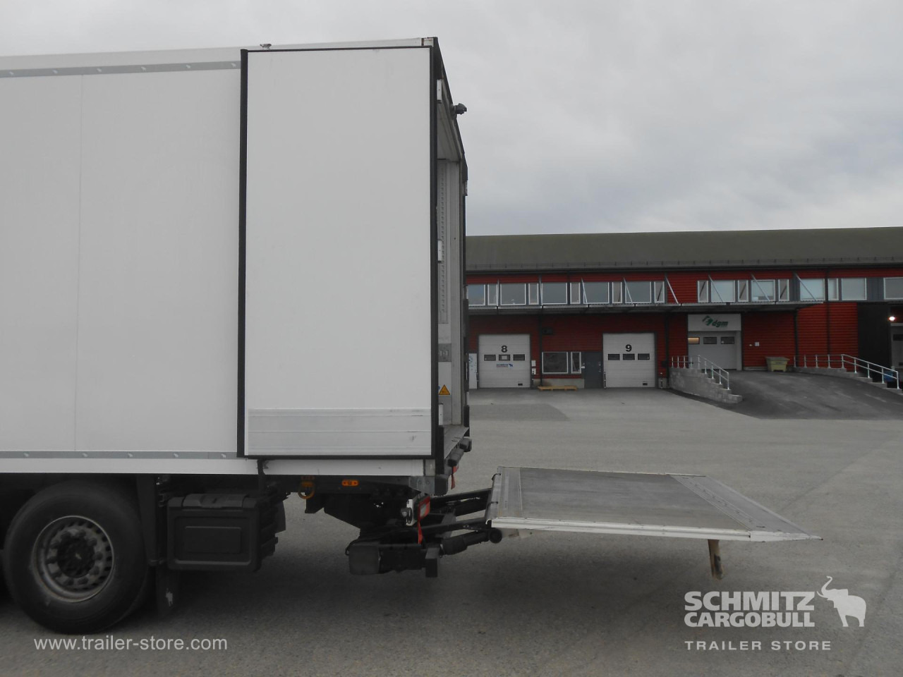 SCHMITZ Reefer Standard Double deck Taillift - Изотермический полуприцеп: фото 5 SCHMITZ Reefer Standard Double deck Taillift - Изотермический полуприцеп: фото 5