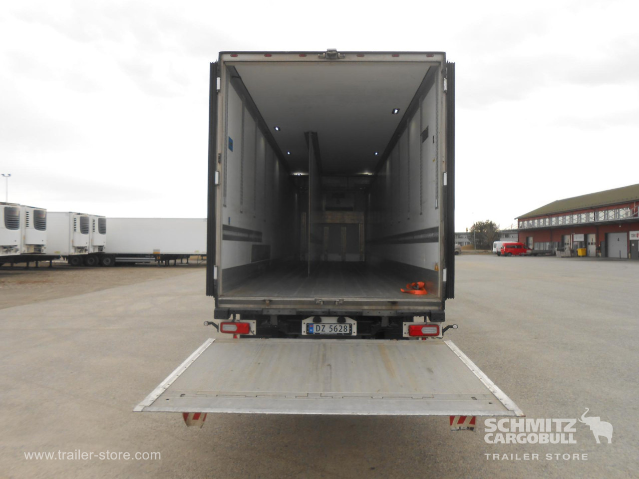 SCHMITZ Reefer Standard Double deck Taillift - Изотермический полуприцеп: фото 3 SCHMITZ Reefer Standard Double deck Taillift - Изотермический полуприцеп: фото 3