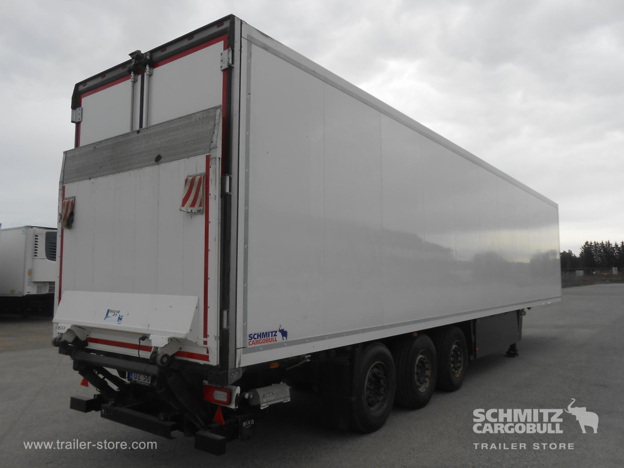 SCHMITZ Reefer Standard Double deck Taillift - Изотермический полуприцеп: фото 1 SCHMITZ Reefer Standard Double deck Taillift - Изотермический полуприцеп: фото 1