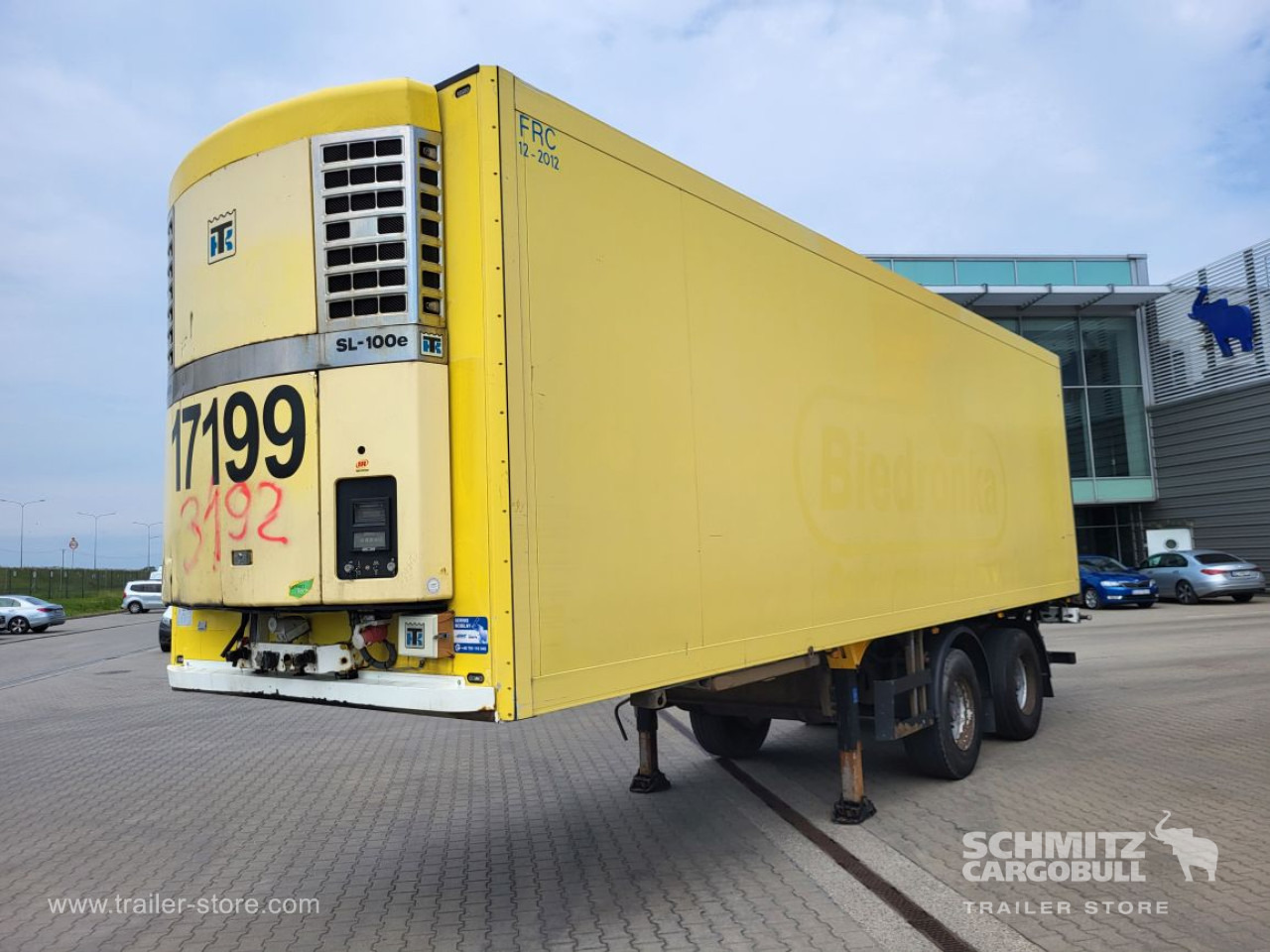SCHMITZ Insulated/refrigerated box Taillift - Полуприцеп-рефрижератор: фото 1 SCHMITZ Insulated/refrigerated box Taillift - Полуприцеп-рефрижератор: фото 1
