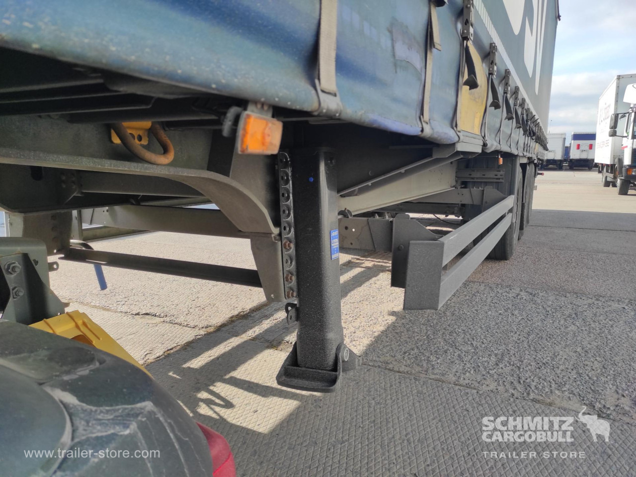 SCHMITZ Напівпричіп Стандартний - Тентованный полуприцеп: фото 4 SCHMITZ Напівпричіп Стандартний - Тентованный полуприцеп: фото 4