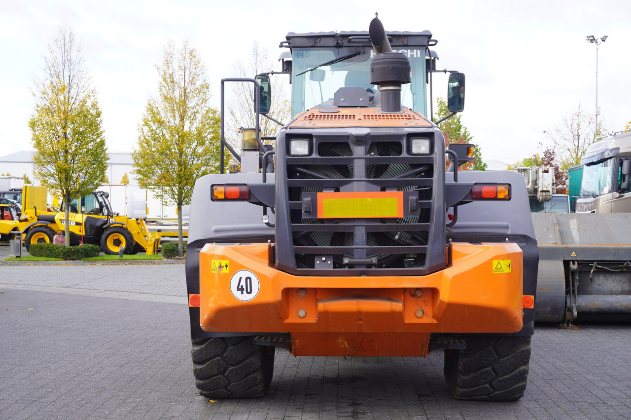 HITACHI ZW220 articulated loader / 2 buckets - Колёсный погрузчик: фото 5 HITACHI ZW220 articulated loader / 2 buckets - Колёсный погрузчик: фото 5