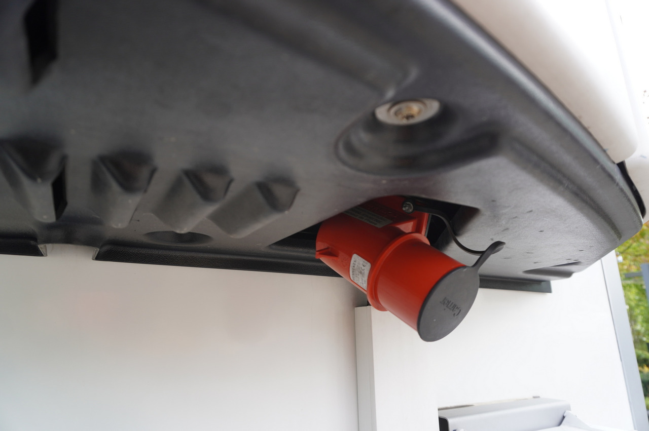 Полуприцеп-рефрижератор KÖGEL S24 refrigerator semi-trailer / 2023 / Carrier Vector 1550 / Doppelstock / several units: фото 15