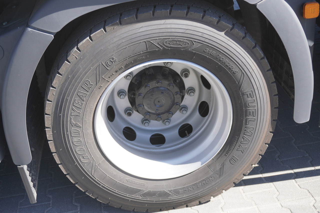 Грузовик с закрытым кузовом MAN TGX 26.480 6×2-2 LL CH NEW / 19 EPAL box / New Wecon walkthrough box trailer 19 EPAL / 2025.06 !!!: фото 25