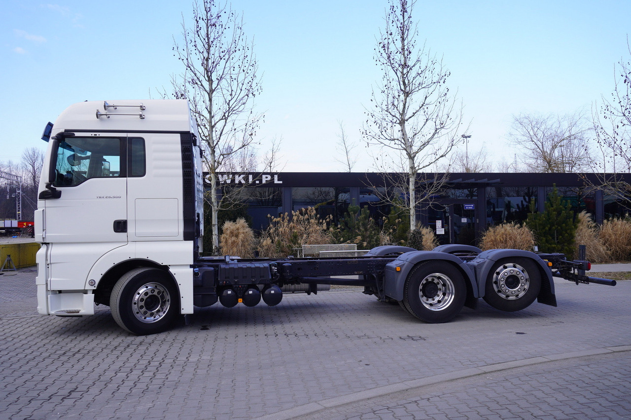 MAN TGX 26,500 / 500 HP / steering 3rd axle / 20 t cap. / Chassis 6.5 m - Грузовик-шасси: фото 4 MAN TGX 26,500 / 500 HP / steering 3rd axle / 20 t cap. / Chassis 6.5 m - Грузовик-шасси: фото 4