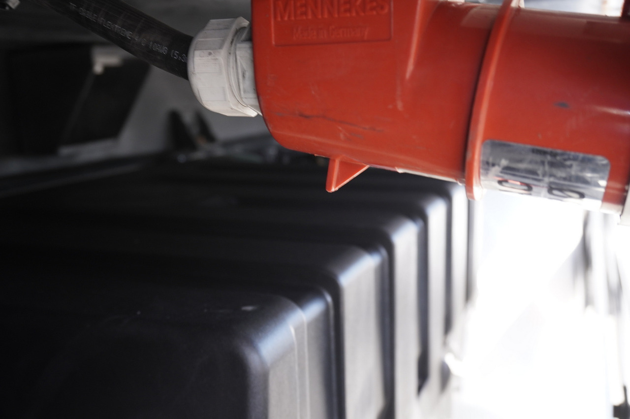 Рефрижератор MAN TGX 26.500 E6 XXL / Schmitz 19 pallets / Thermoking / steering axle: фото 23 Рефрижератор MAN TGX 26.500 E6 XXL / Schmitz 19 pallets / Thermoking / steering axle: фото 23