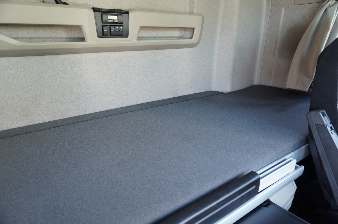 Рефрижератор MAN TGX 26.500 E6 XXL / Schmitz 19 pallets / Thermoking / steering axle: фото 46 Рефрижератор MAN TGX 26.500 E6 XXL / Schmitz 19 pallets / Thermoking / steering axle: фото 46