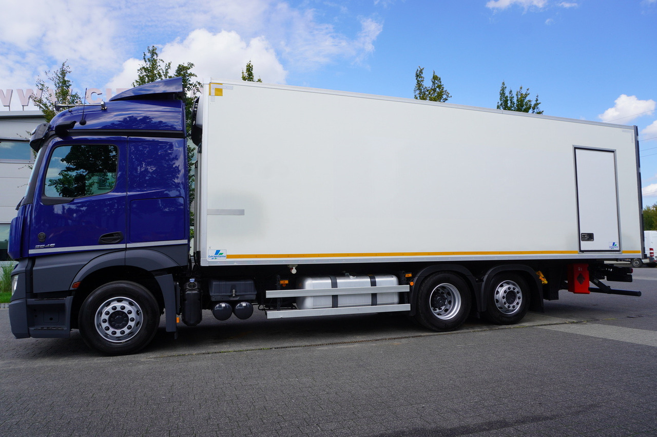 MERCEDES-BENZ Actros 2546 / Lecapitaine refrigerator 20 EPAL / Multitemperature / Carrier Supra 1150 MT - Рефрижератор: фото 2 MERCEDES-BENZ Actros 2546 / Lecapitaine refrigerator 20 EPAL / Multitemperature / Carrier Supra 1150 MT - Рефрижератор: фото 2