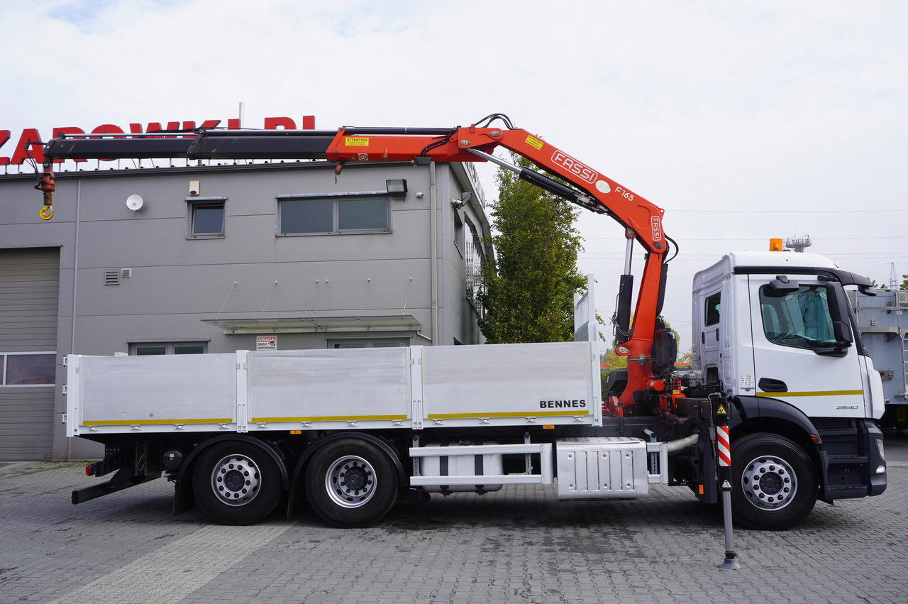 MERCEDES-BENZ Antos 2540 / Flatbed 15 EPAL / Fassi F165 / 6.1 t / 8 m reach / remote control / rotator / 1600 MTH / steered axle - Автоманипулятор: фото 2 MERCEDES-BENZ Antos 2540 / Flatbed 15 EPAL / Fassi F165 / 6.1 t / 8 m reach / remote control / rotator / 1600 MTH / steered axle - Автоманипулятор: фото 2