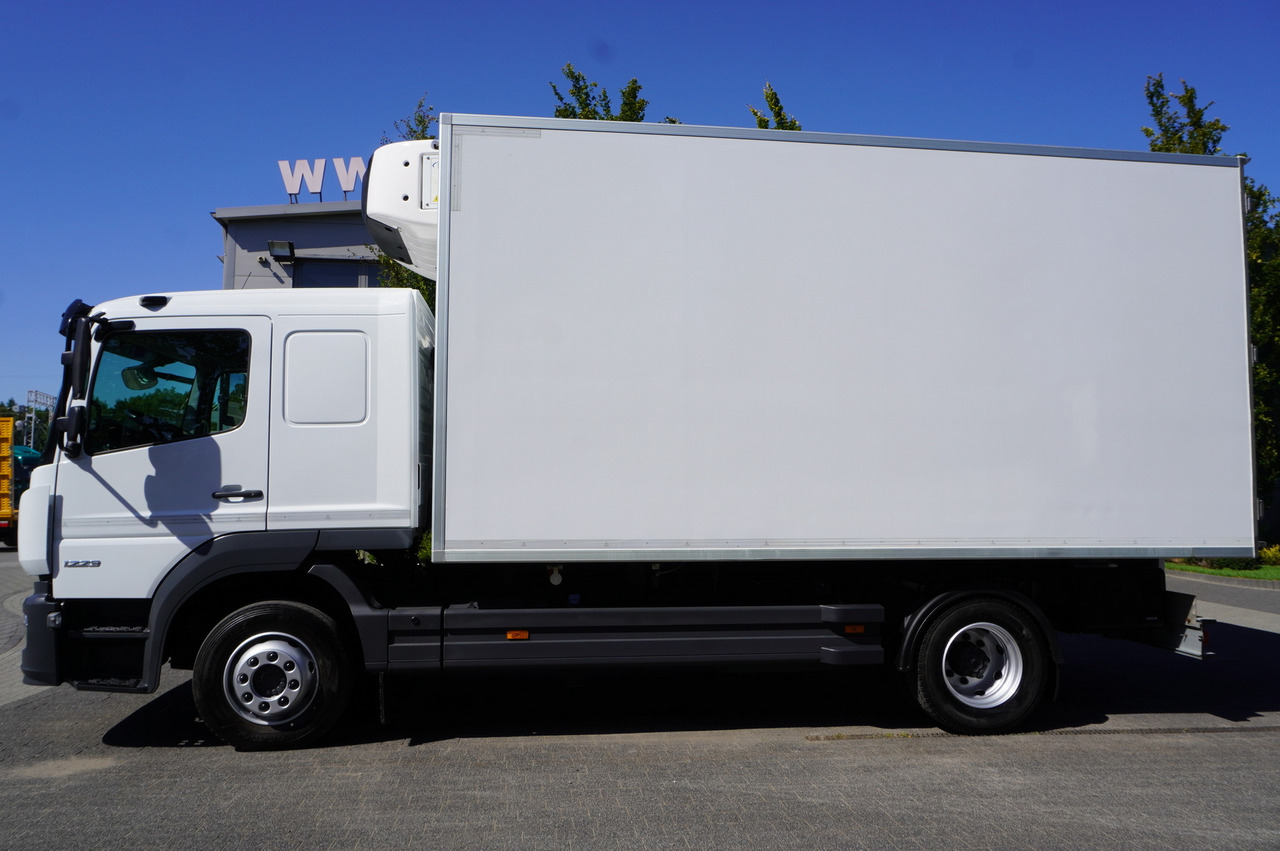 MERCEDES-BENZ Atego 1223 / Bitemperature Refrigerator 12 EPAL / Full ADR / Sleeper cab / 175 tho. km - Рефрижератор: фото 2 MERCEDES-BENZ Atego 1223 / Bitemperature Refrigerator 12 EPAL / Full ADR / Sleeper cab / 175 tho. km - Рефрижератор: фото 2