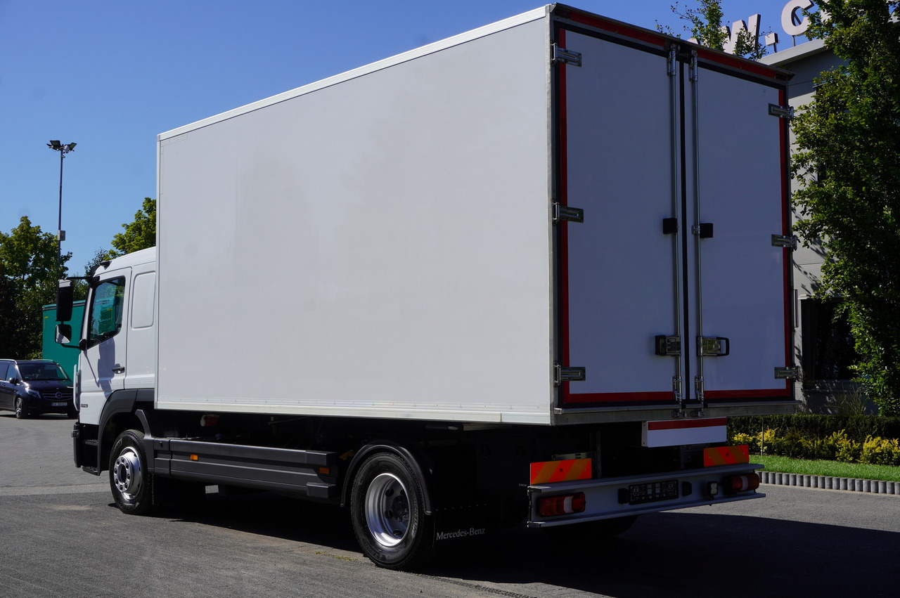 MERCEDES-BENZ Atego 1223 / Bitemperature Refrigerator 12 EPAL / Full ADR / Sleeper cab / 175 tho. km - Рефрижератор: фото 3 MERCEDES-BENZ Atego 1223 / Bitemperature Refrigerator 12 EPAL / Full ADR / Sleeper cab / 175 tho. km - Рефрижератор: фото 3