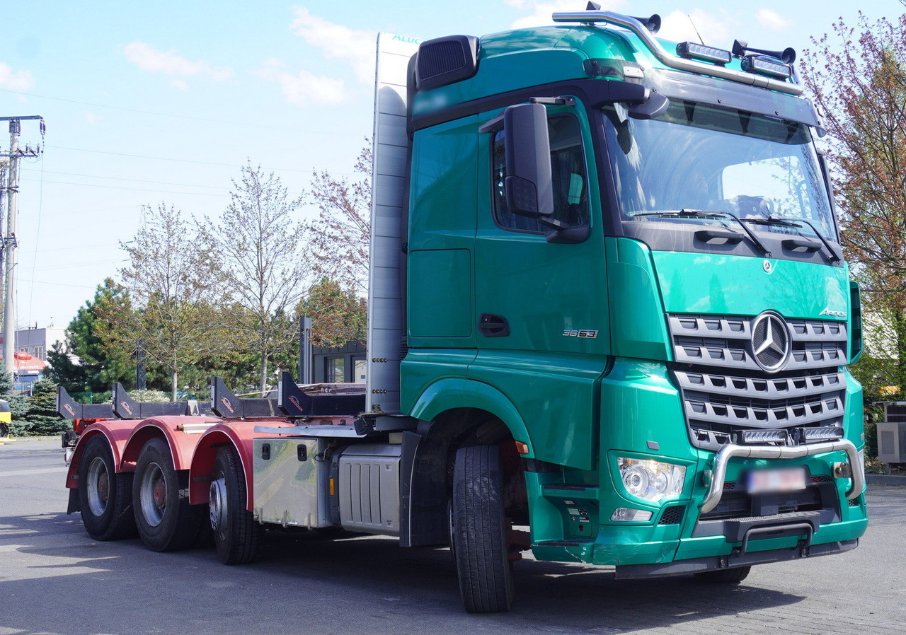 Mercedes-Benz Arocs 3563 8 × 4 / 630 HP / steered axle / Logging superstructure - Автоманипулятор: фото 1 Mercedes-Benz Arocs 3563 8 × 4 / 630 HP / steered axle / Logging superstructure - Автоманипулятор: фото 1