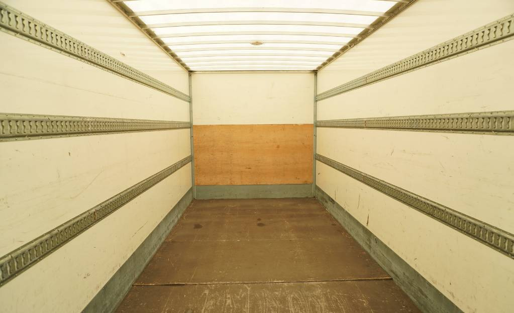 RENAULT D12 E6 / Container 18 pallets / tail lift - Грузовик с закрытым кузовом: фото 5 RENAULT D12 E6 / Container 18 pallets / tail lift - Грузовик с закрытым кузовом: фото 5