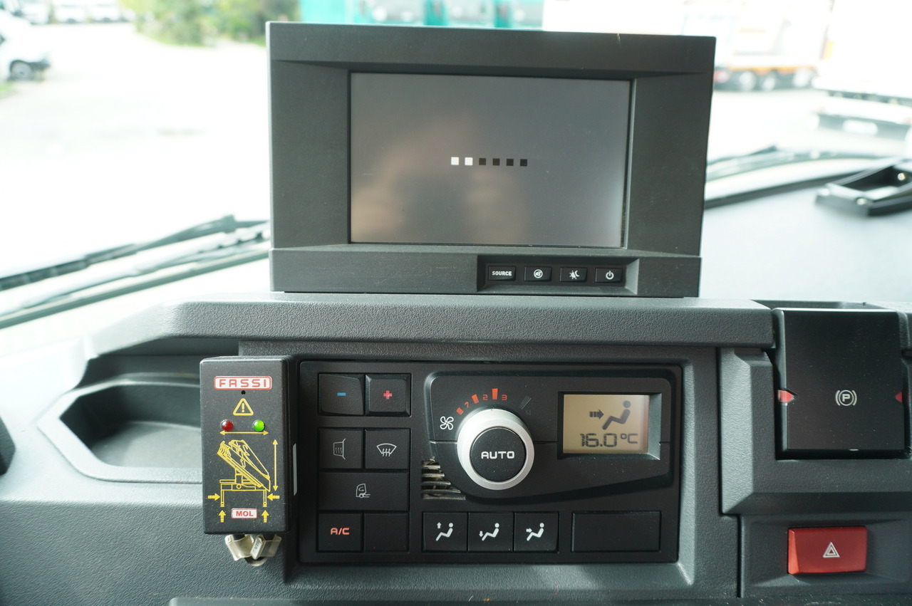 Самосвал, Автоманипулятор RENAULT K380 6×4 / FASSI F175 crane 7.85 t / 120 thousand km! / 2-sided tipper: фото 26