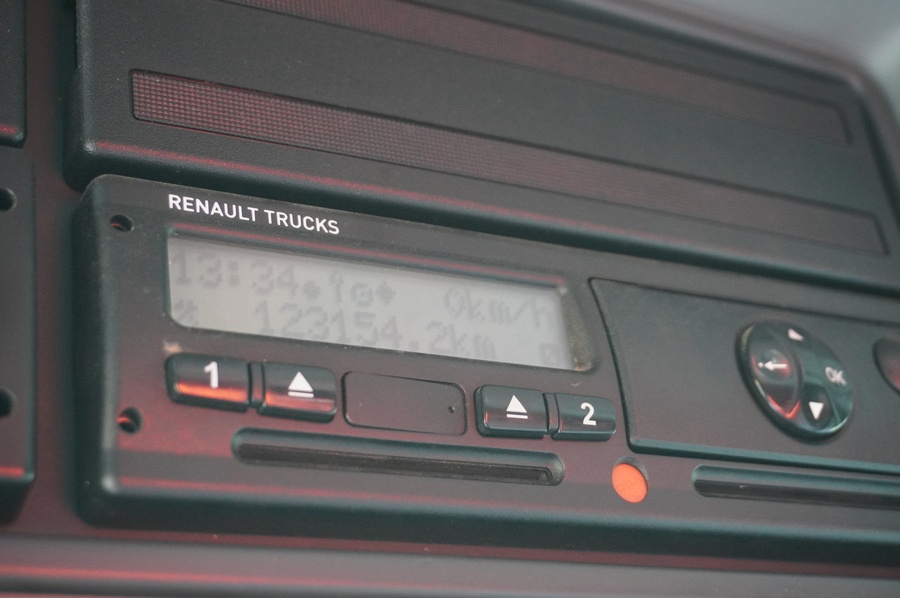 RENAULT K380 6×4 / FASSI F175 crane 7.85 t / 120 thousand km! / 2-sided tipper - Автоманипулятор: фото 2 RENAULT K380 6×4 / FASSI F175 crane 7.85 t / 120 thousand km! / 2-sided tipper - Автоманипулятор: фото 2